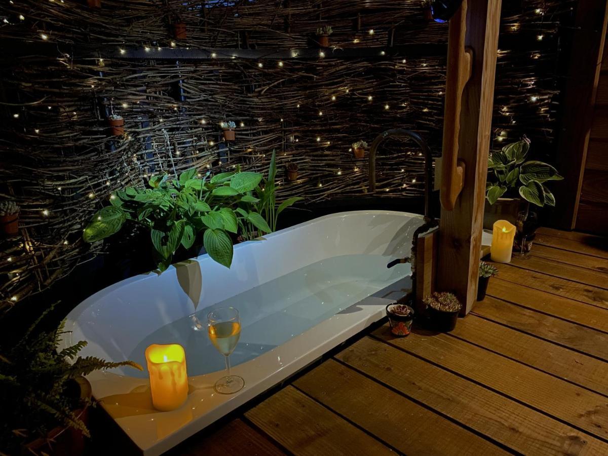 Dol Swynol Glamping Luxury Cabin With Outdoor Bath Villa Aberystwyth Kültér fotó